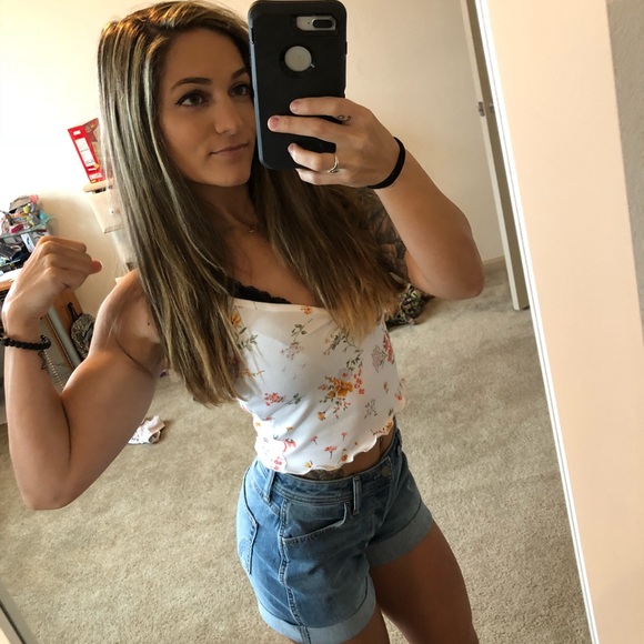 Meet your Posher, Ashley - Picture 2 of 2